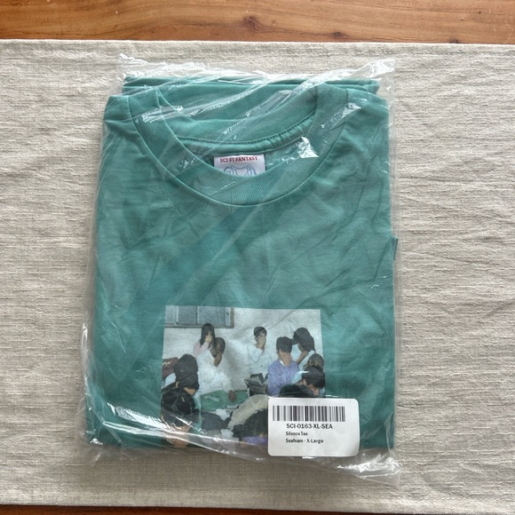 Sci-Fi Fantasy ‘Silence’ Graphic Tee - Picture 6 of 7